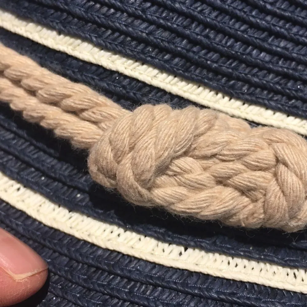 Land’s End Hat Blue straw navycream accents  lightweight Small Women or Kids